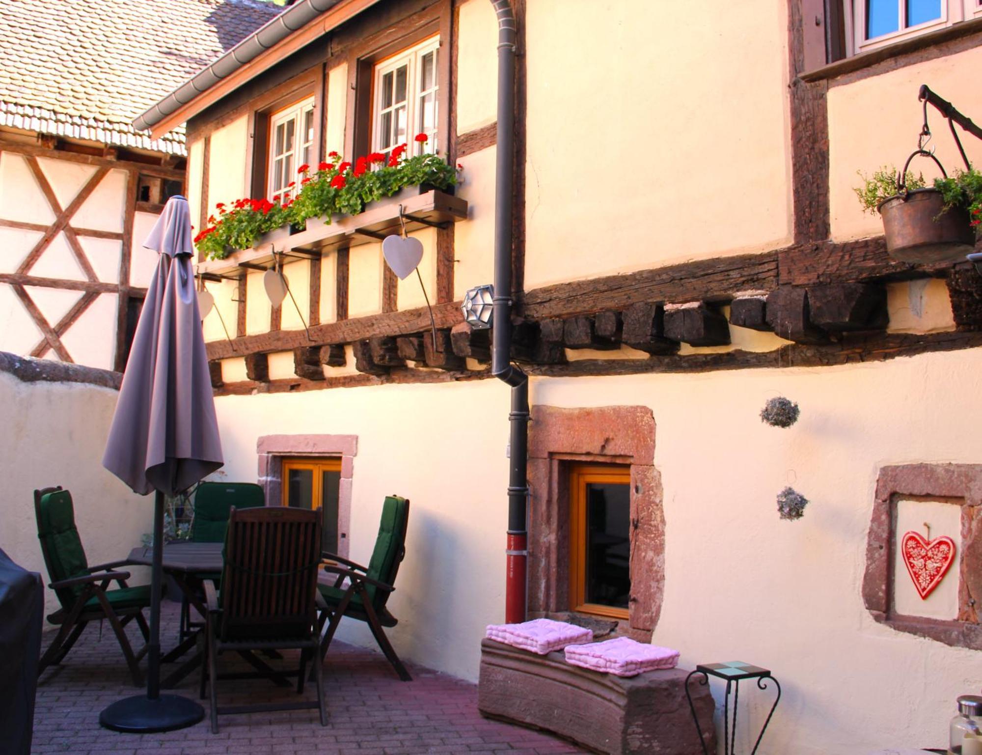 Les Gites Coeur De Vigne Riquewihr Exterior photo