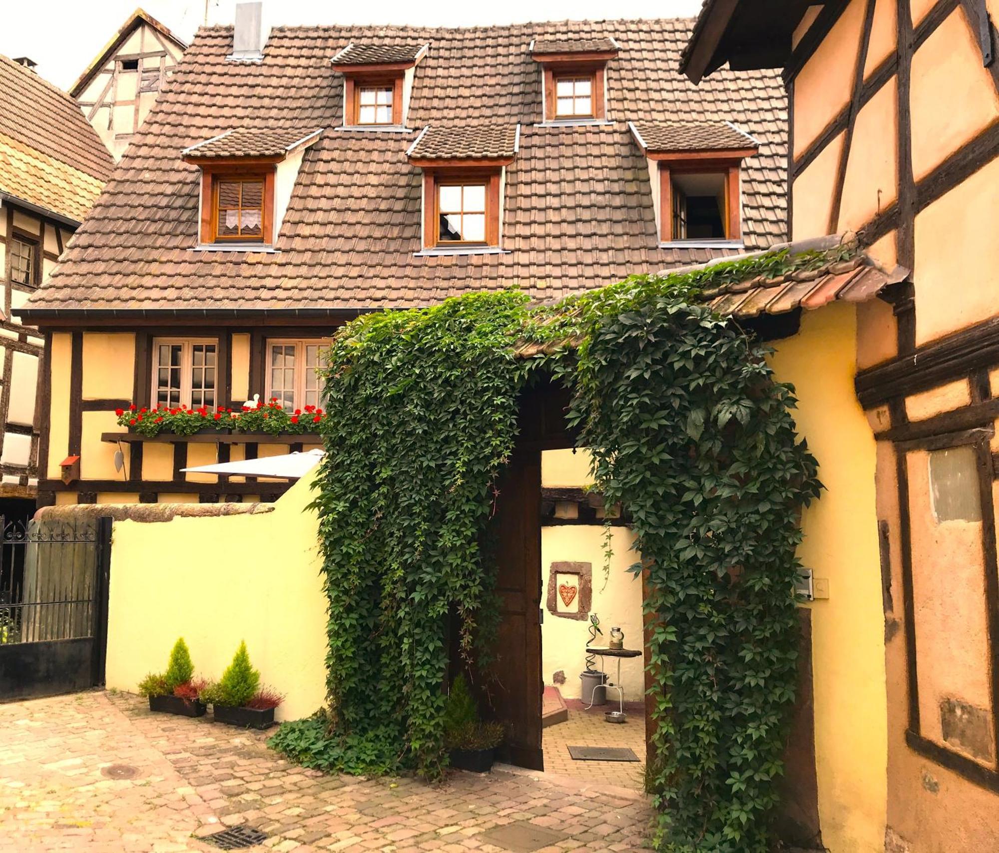 Les Gites Coeur De Vigne Riquewihr Exterior photo